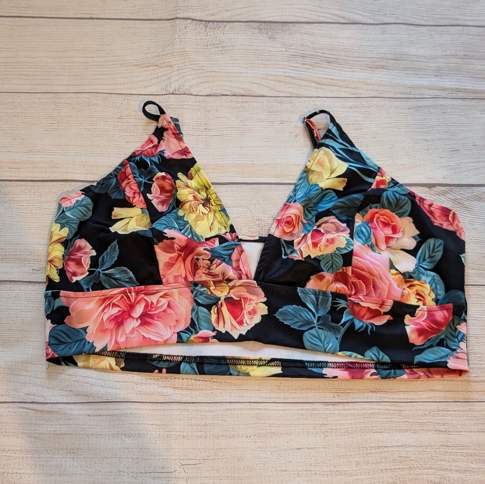 Floral bikini top size XL
